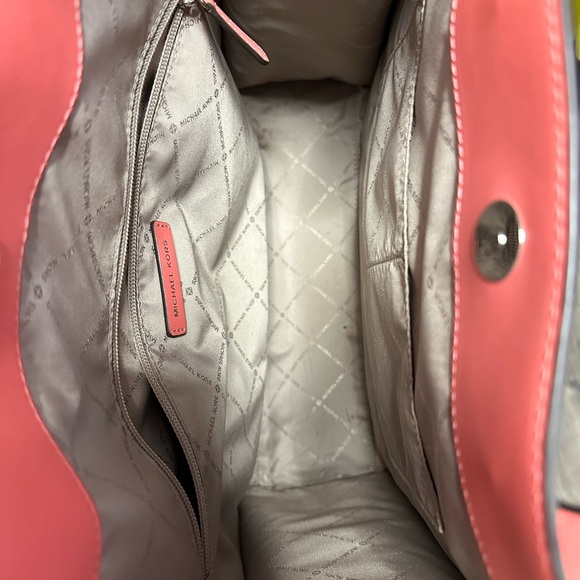 Michael Kors Kenly Tote - Picture 6 of 7